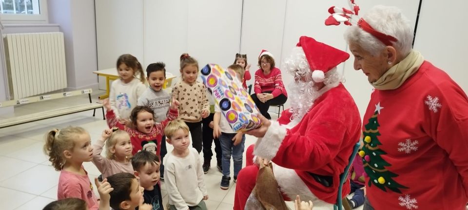 PERE NOEL ECOLE 3